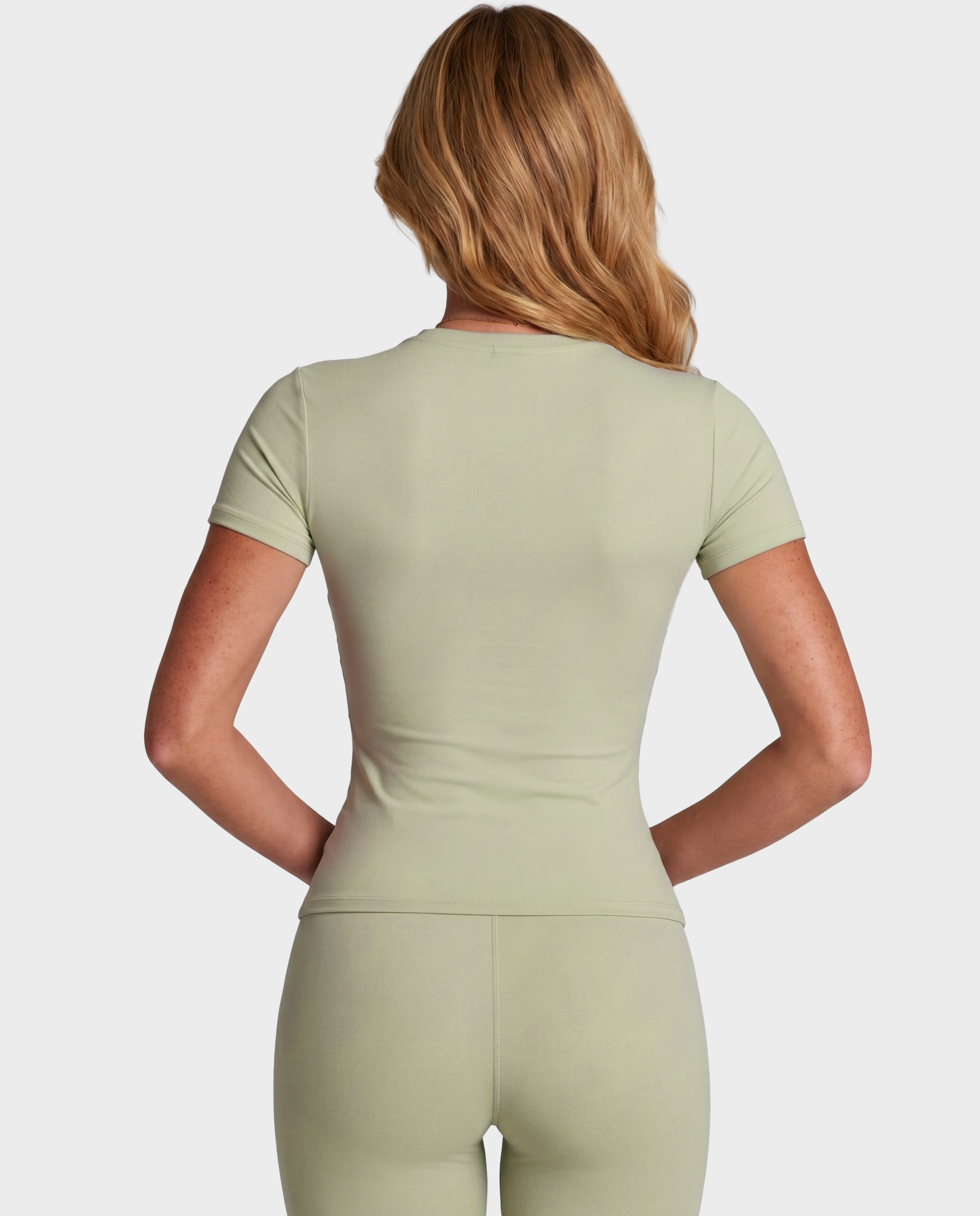 Amelie Tee